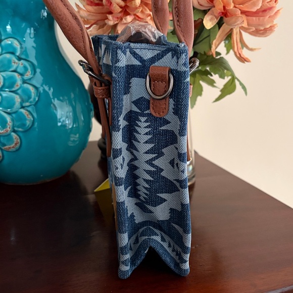 NWT Wrangler Ladies Laser Cut Print Denim Square Mini Crossbody - Picture 7 of 11